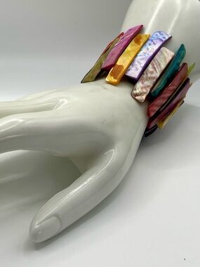 Fabulous Vintage Dyed Mother of Pearl Shell Stretch Cuff Bracelet Multicolored